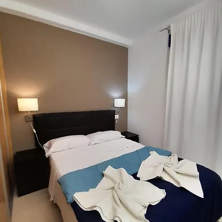 Center Playa Poniente 아파트