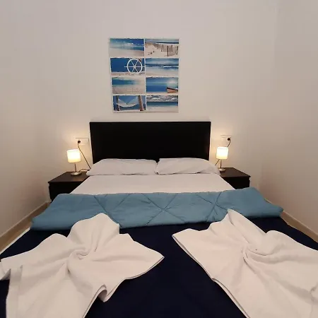Center Playa Poniente Апартаменты *