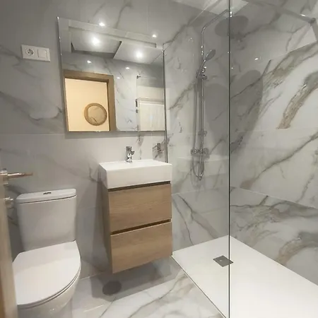 Center Playa Poniente Апартаменты *