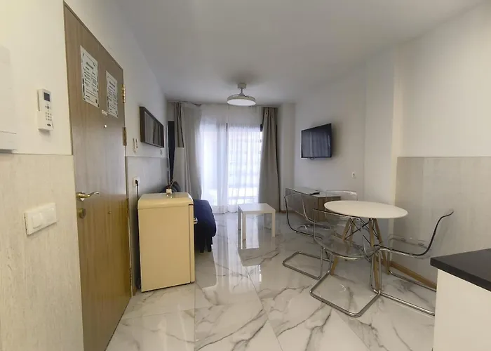 Center Playa Poniente דירה *